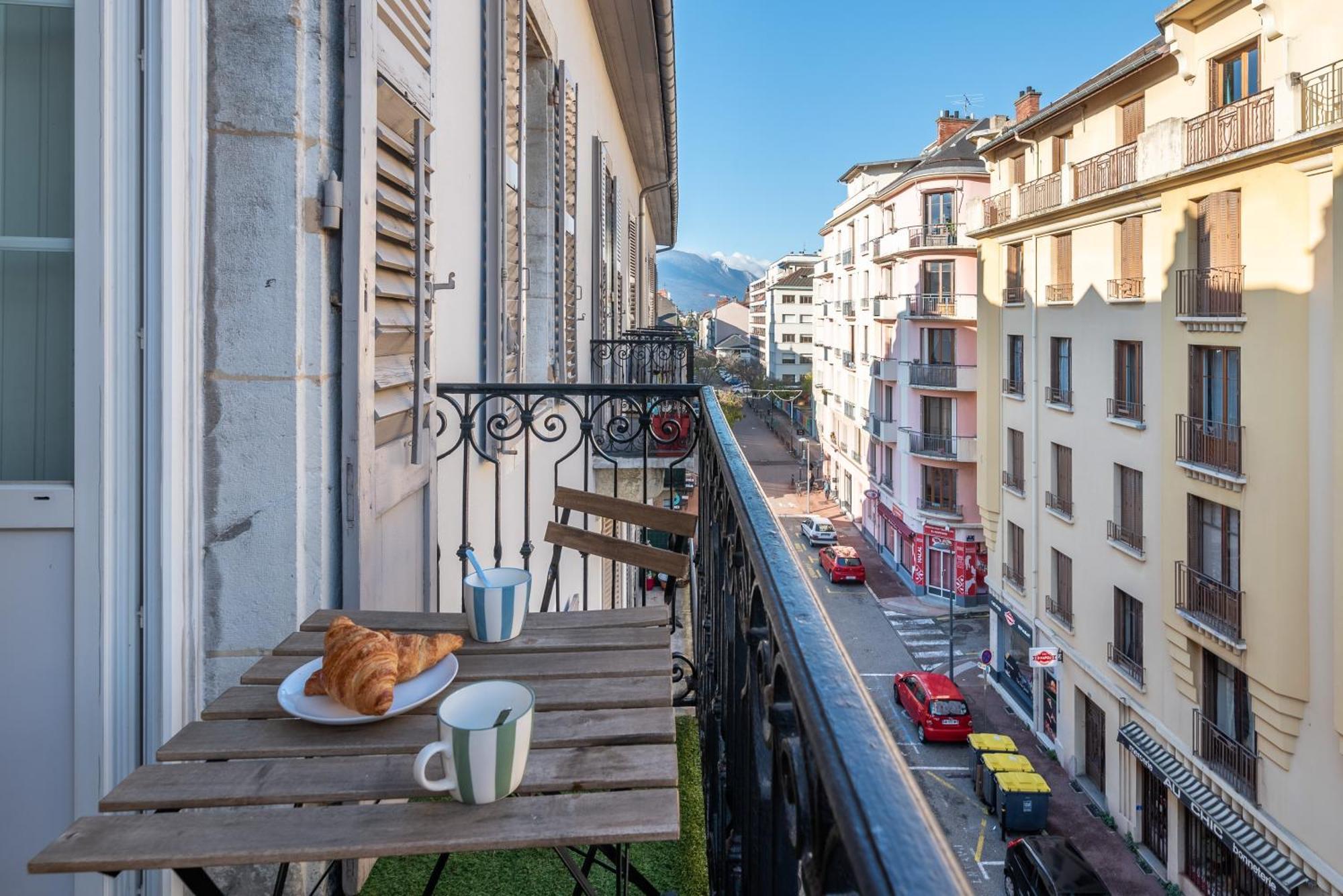 Apartment Spacieux Et Chaleureux Coeur De *